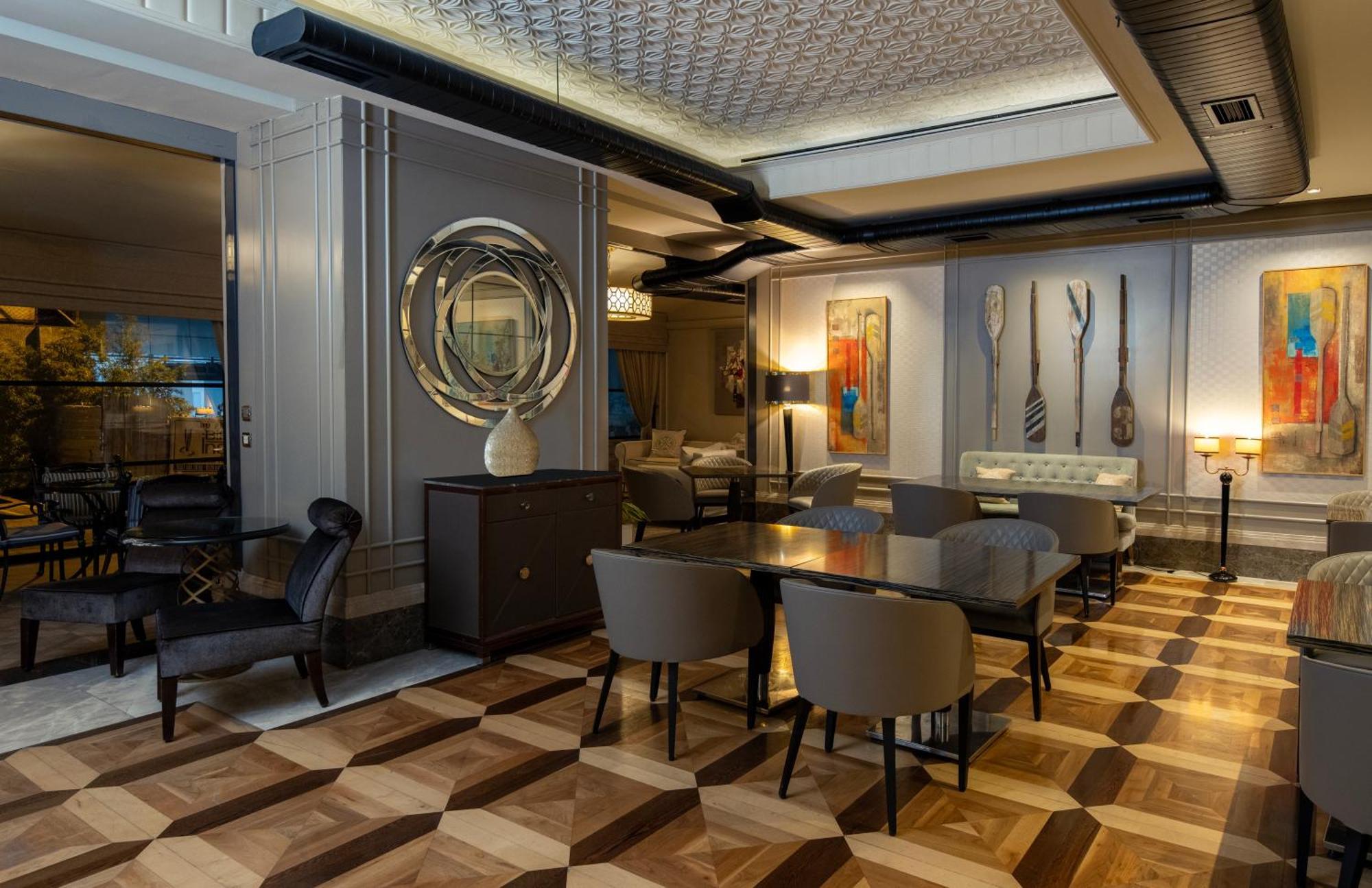 Windsor Hotel & Convention Center Истанбул Екстериор снимка The interior of the hotel