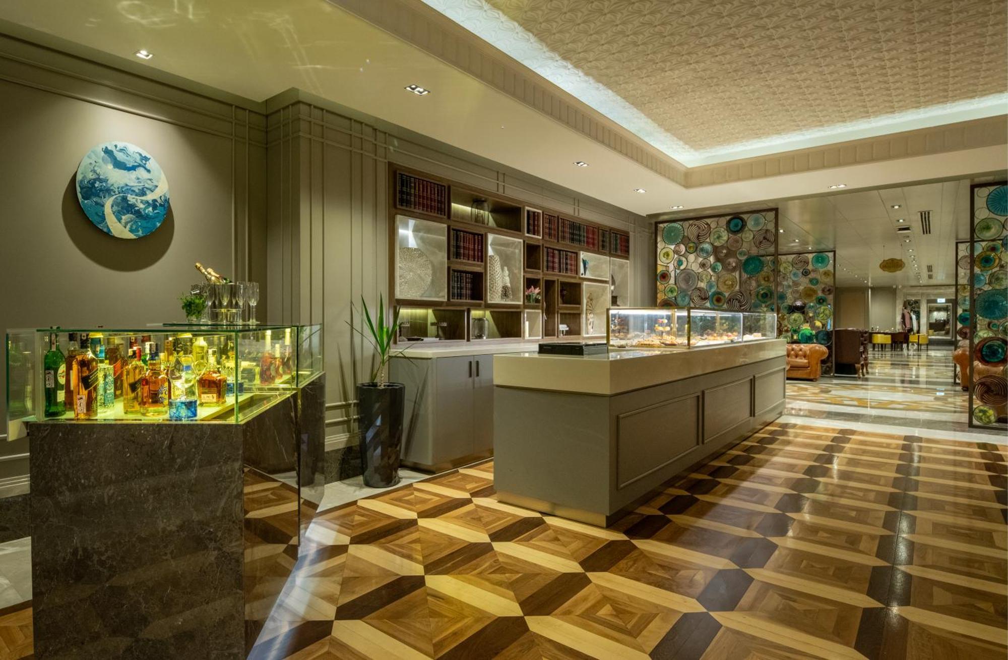 Windsor Hotel & Convention Center Истанбул Екстериор снимка The lobby