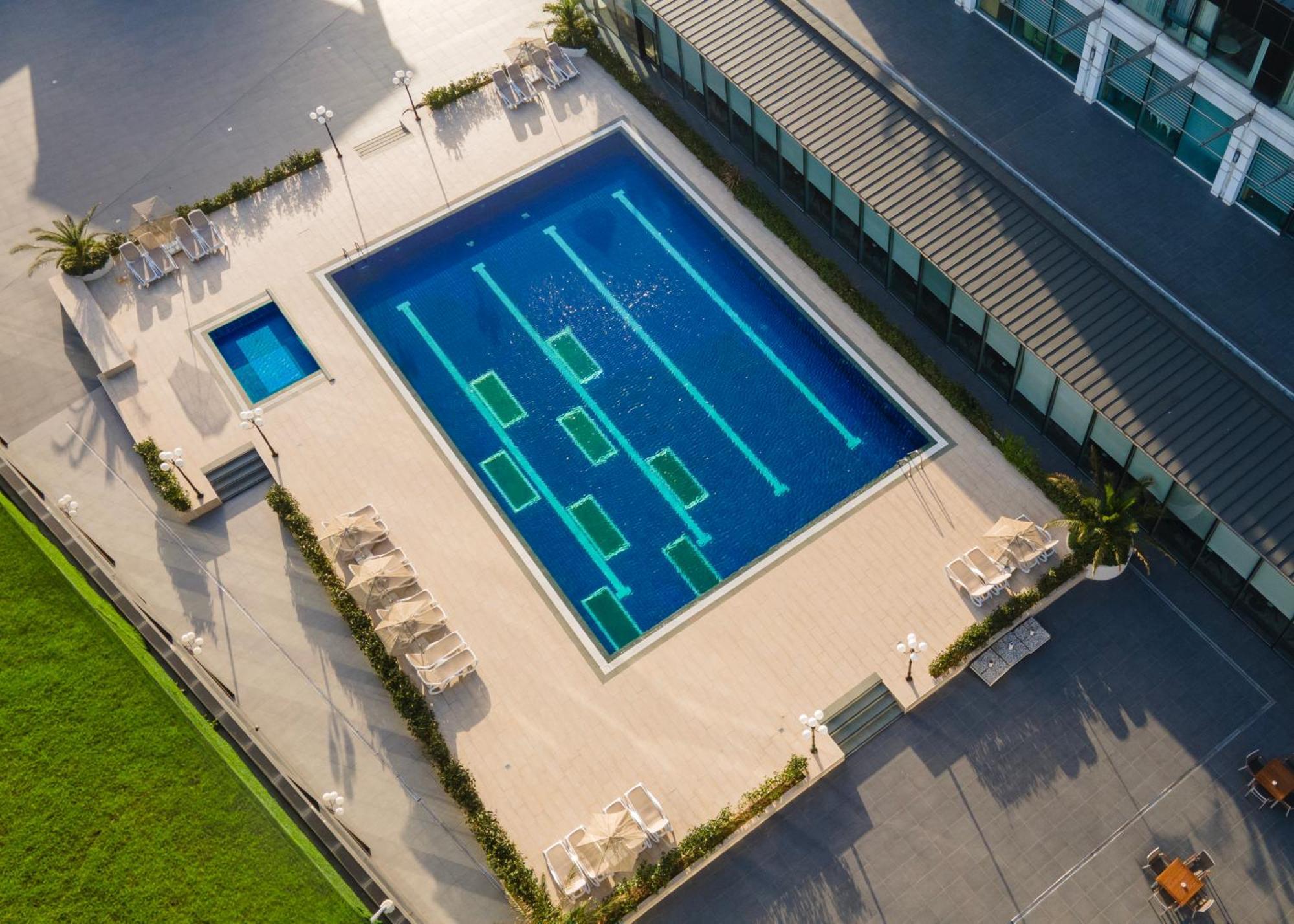 Windsor Hotel & Convention Center Истанбул Екстериор снимка The pool at the 2015 Pan American Games