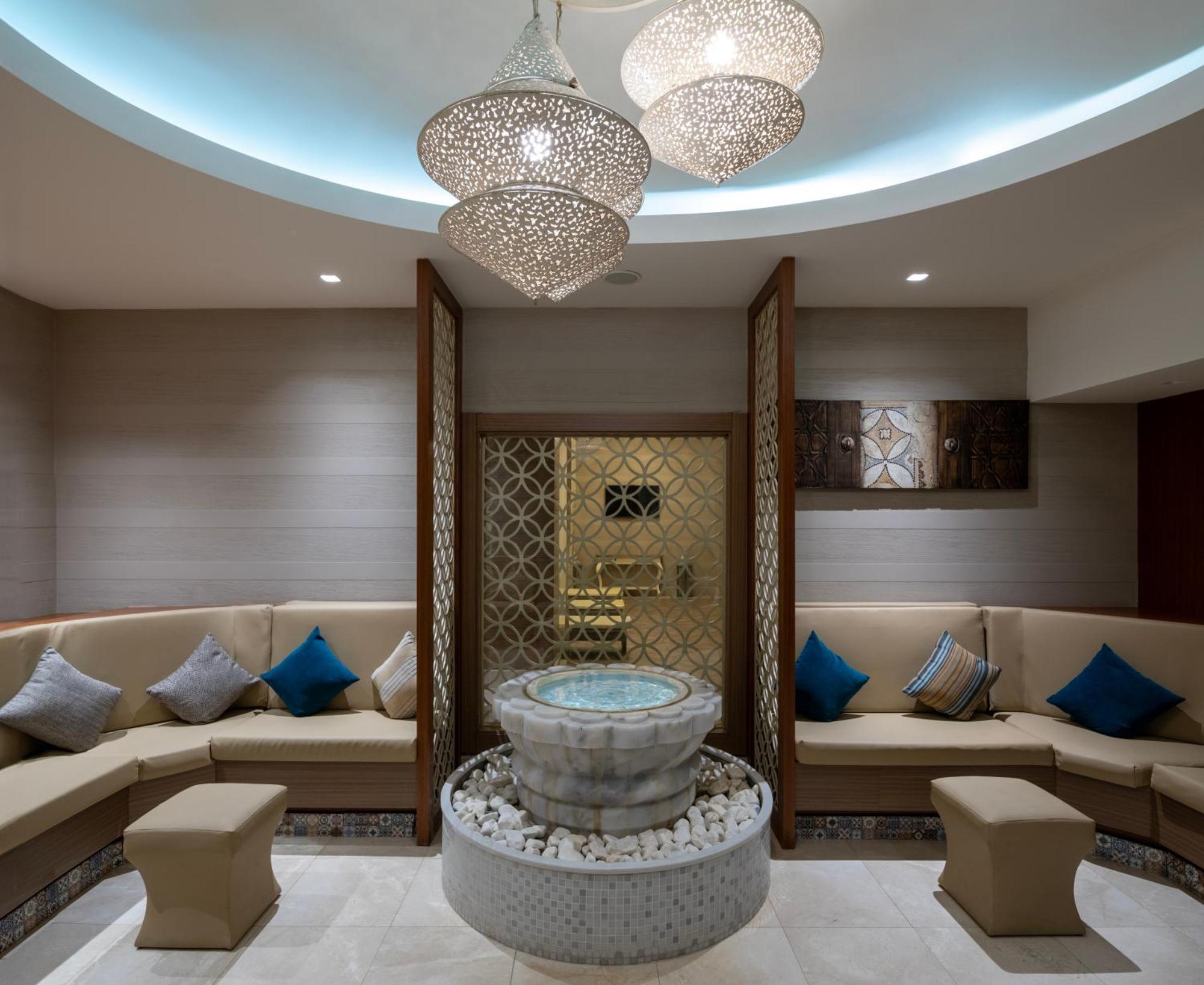 Windsor Hotel & Convention Center Истанбул Екстериор снимка The private lounge at the airport