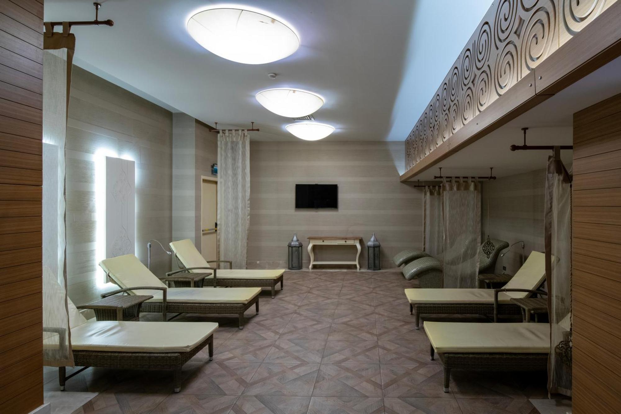 Windsor Hotel & Convention Center Истанбул Екстериор снимка The spa at the hotel