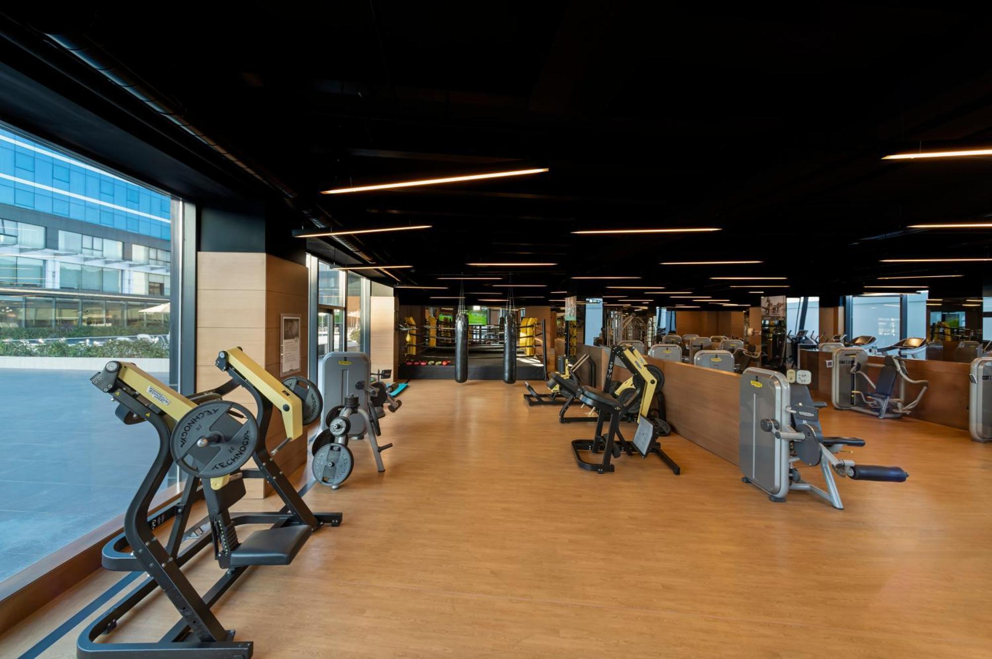 Windsor Hotel & Convention Center Истанбул Екстериор снимка The gym at the hotel