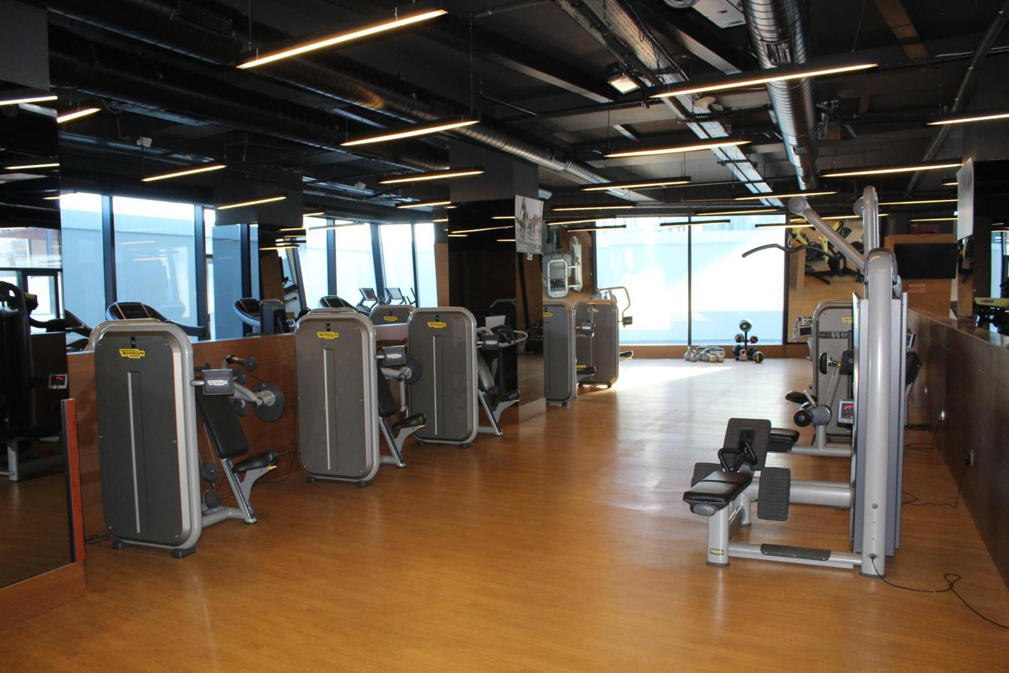 Windsor Hotel & Convention Center Истанбул Екстериор снимка The gym at the 100th floor
